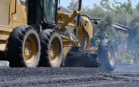 Antakya’da Akasya ve Güzelburç mahallelerinde yollar asfaltlandı