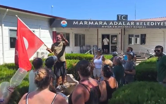 Avşa’da su protestosu: 'Konser değil, su istiyoruz'