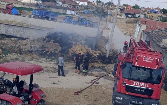 Eskişehir'de Saman Balyalarını Yakan Yangın