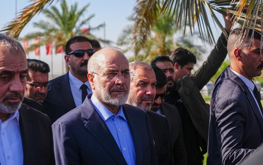 İran Meclis Başkanı Irak'ta Süleymani'yi Ziyaret Etti