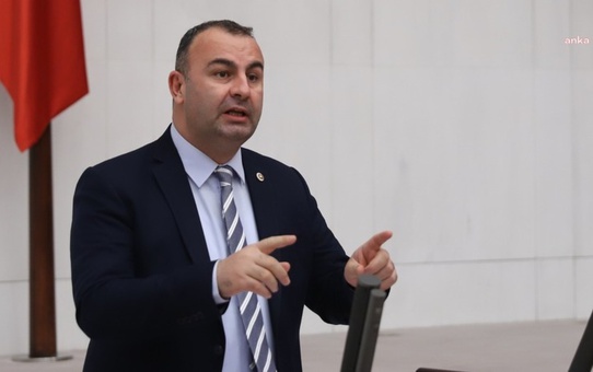 YENİ Parti İzmir Milletvekili Arslan: 'CHP’li meclis üyesinin seçimin hemen ardından AKP ilçe binasında ne işi var?'