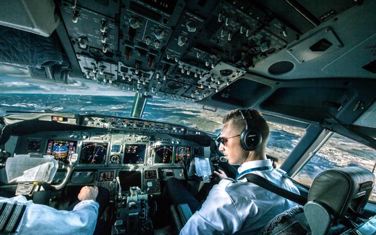 Havada dehşet! İki pilot da uyudu, uçak 28 dakika rotadan çıktı