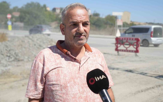 Arnavutköy’de çalışma sırasında açılan çukura taksi düştü: Sürücü faciadan döndü