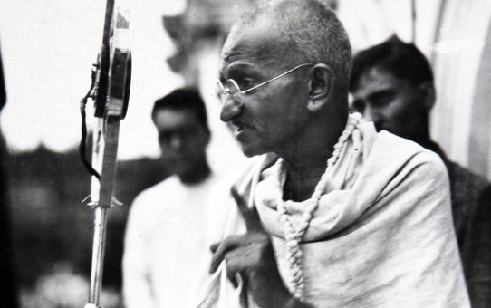 Gandhi'nin el yazısı notları 1,7 milyon dolara satıldı