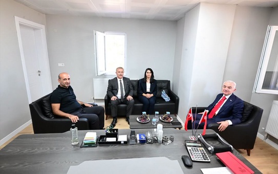 Vali Turan, Rulman Fabrikasını Ziyaret Etti