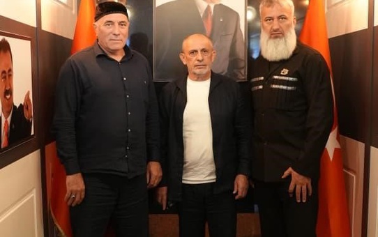 Çeçen Heyeti Muhsin Yazıcıoğlu'nun Baba Ocağını Ziyaret Etti