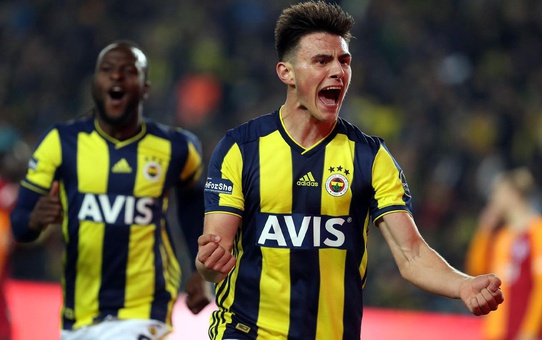 Eski Fenerbahçeli Eljif Elmas'tan sürpriz imza