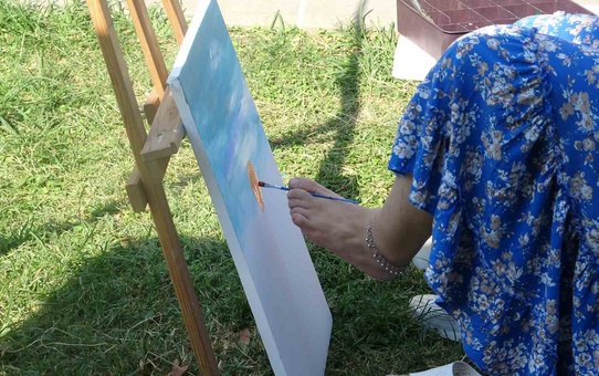 Ayaklarıyla Resim Yapan Ressam: Ayşe Işık