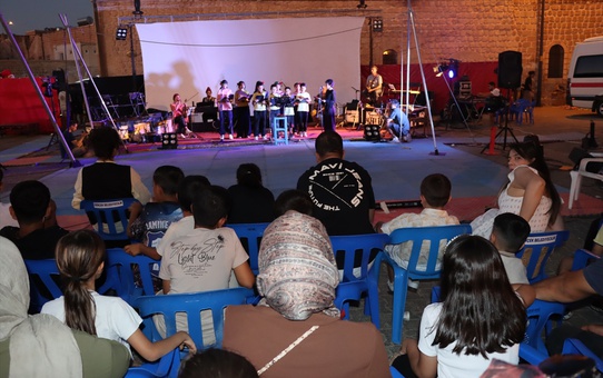 Midyat'ta Uçan Halı Çocuk Festivali