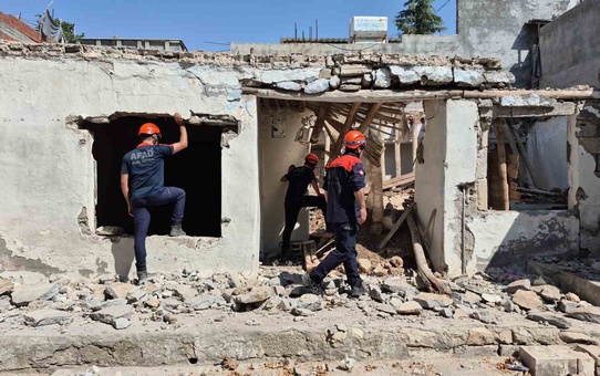 Adıyaman'da Yıkımda Kaza: İşçi Yaralandı