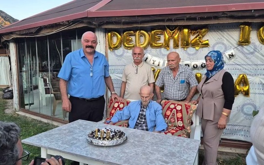 Asırlık Çınar Ali Gezer Hayatını Kaybetti