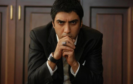 Vadi'nin Polat Alemdar'ı Necati Şaşmaz, çocuklarıyla birlikte Ahlat’ı gezdi
