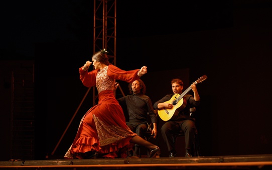Cristina Aguilera İstanbul'da Flamenko Rüzgarı Esti