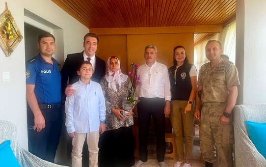Kaymakamdan Şehit Polisin Oğluna Doğum Günü Sürprizi