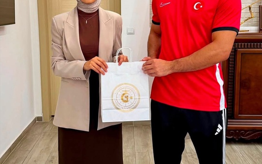 Dünya Üçüncüsü Sporcu Kılıç'tan Ziyaret