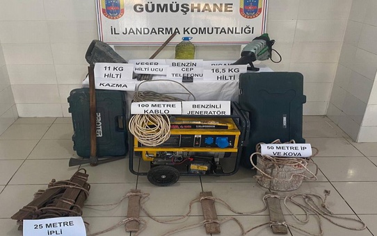 Şiran'da İzinsiz Kazı Yapan Üç Kişi Yakalandı