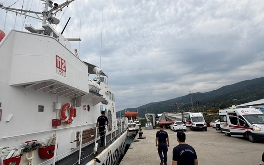 Doğanyurt'ta Ticari Gemiden 13 Kişi Tahliye Edildi