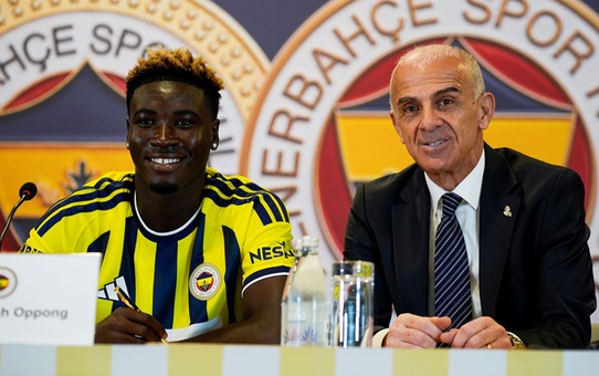 Fenerbahçe'de Kojo Peprah Oppong imzayı attı! Meğerse eski yıldızla telefonda görüşmüş