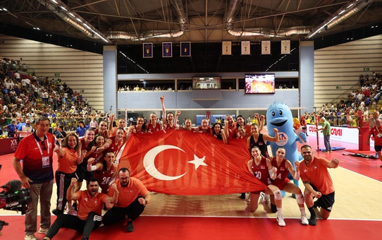 Voleybol Takımımız Altın Madalya Kazandı