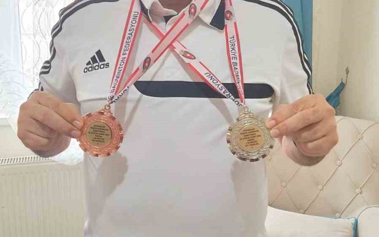 Ali Dönmez, Badminton'da Türkiye Üçüncüsü