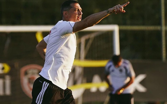Süper Lig'de bu sezon 3 haftada 4 puan alan teknik adamla yollar ayrıldı