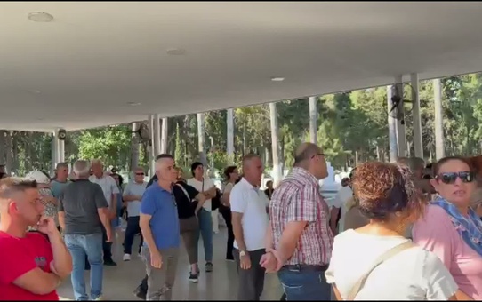 Girne açıklarındaki feribot faciasında can veren Reyhan Verimli, Mersin'de toprağa verildi