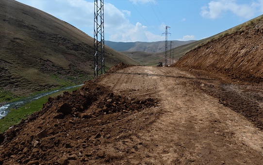 Iğdır'ın Tuzluca İlçesinde Sel ve Heyelan Sonrası 14 Köy Yolu Yeniden Ulaşıma Açıldı
