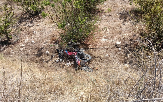 Mersin'in Silifke ilçesinde motosiklet bahçeye yuvarlandı, sürücü hayatını kaybetti