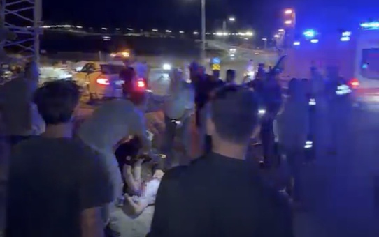 Adıyaman'ın Petrol Mahallesi'nde motosiklet-otomobil çarpışması: 2 yaralı hastaneye kaldırıldı