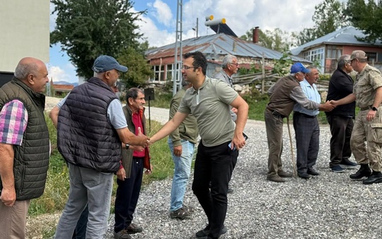 Refahiye Kaymakamı Taşkıran, Tuzluçayır ve Kandil dahil 4 köy ile Tahar Mezrası'nda vatandaşların taleplerini dinledi