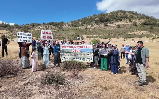 Uşak'ta 6 köyün sakinleri Murat Dağı'ndaki 3 bin 600 hektarlık maden ruhsatını protesto etti