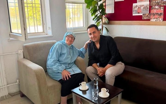 Kilis'te 78 yaşındaki Fatma Kınacı, lise diploması için eğitim azmiyle örnek oluyor