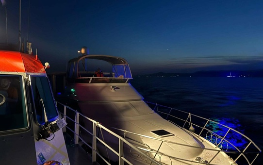 Çanakkale Boğazı'nda arıza yapan tekne Sütlüce'ye yanaştırıldı