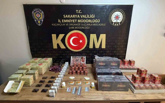Sakarya'da iki ilçede eş zamanlı kaçak ürün operasyonunda 2 kişi gözaltına alındı