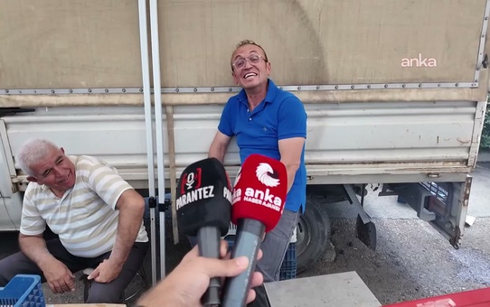 Isparta'da pazar esnafı, 'Her şey bol, para yok'