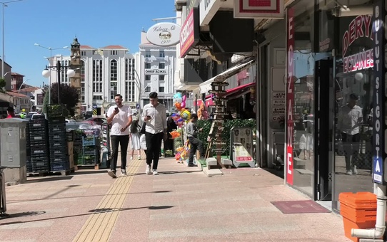 Yozgat'ta TÜİK'in enflasyon rakamlarına tepki: 'Çalıyorlar maaşlarımızı'