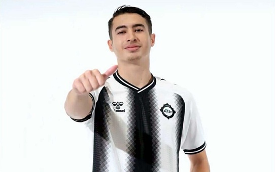 Altay, iç transferde üç futbolcuyla yeniden sözleşme imzaladı