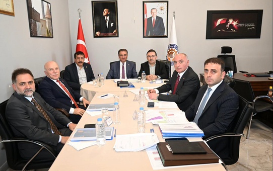 Erzurum 2. OSB yönetimi vekillerle toplandı; telesiyej fabrikası inşaatında inceleme yapıldı
