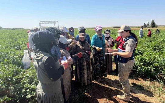 Kilis'te jandarma ekipleri köylerde kadına şiddetle mücadele için KADES'i anlattı