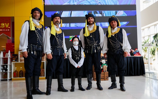 Rizeli Dursun Ali ikinci ilik nakliyle lösemiyi yendi, horon kıyafetiyle taburcu edildi