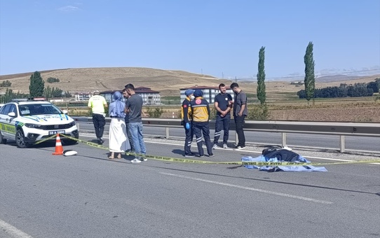 Sivas Yıldızeli'nde motosiklet bariyere çarptı, 24 yaşındaki sürücü hayatını kaybetti