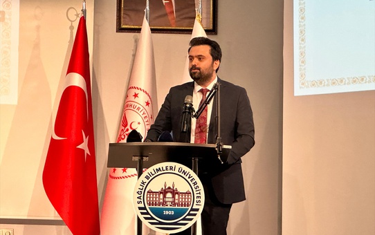 Van'da akademik yıl töreniyle 70 öğretim üyesi ve 400 doktorlu yapı kutlandı