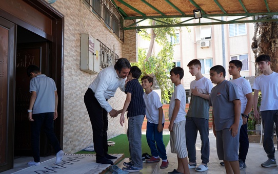 Antalyalı imam Gökhan Çoban, gençlerle diyaloğunu kitaba dönüştürdü
