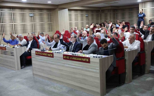 Menemen'de merhum Başkan Tahir Şahin'in adı Gölpark ve Karanfil Sokak'a verildi