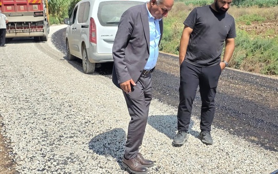 Yumurtalık Belediye Başkanı Altıok, Büyükşehir ile yürütülen yol çalışmalarını yerinde inceledi