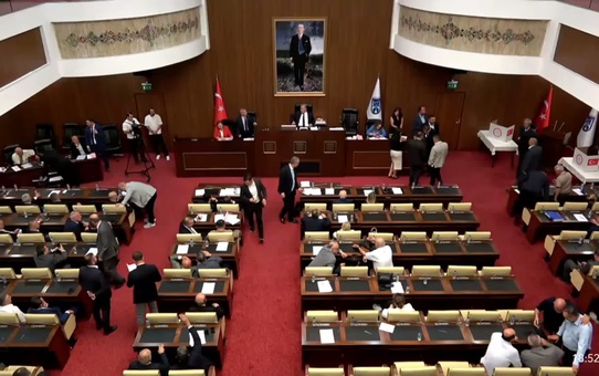 Ankara Büyükşehir Belediye Meclisi'nde ikinci başkan vekilliğine Naki Demir seçildi
