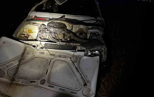 Babaeski'de kontrolden çıkan otomobil tarlaya savruldu, araç hurdaya döndü