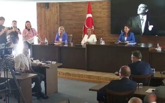 Edirne Belediye Meclisi toplantısı sonrası AK Partili ve Yeni Partili üyeler arasında arbede