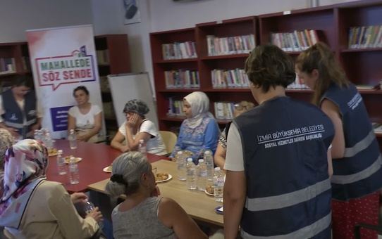 İzmir Büyükşehir Belediyesi'nin 'Mahallede Söz Sende' buluşması Buca Ufuk Mahallesi'nde yapıldı
