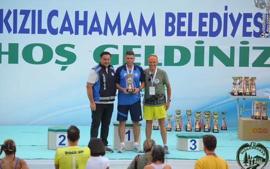 Kahramankazan Belediyesi zabıta personeli Kızılcahamam'daki koşu yarışlarında birinci oldu